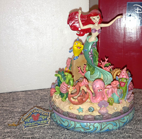 Disney showcase collection - disney,